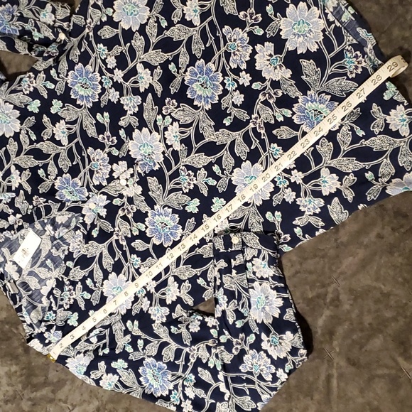 NWT Old Navy floral blouse - Picture 5 of 8